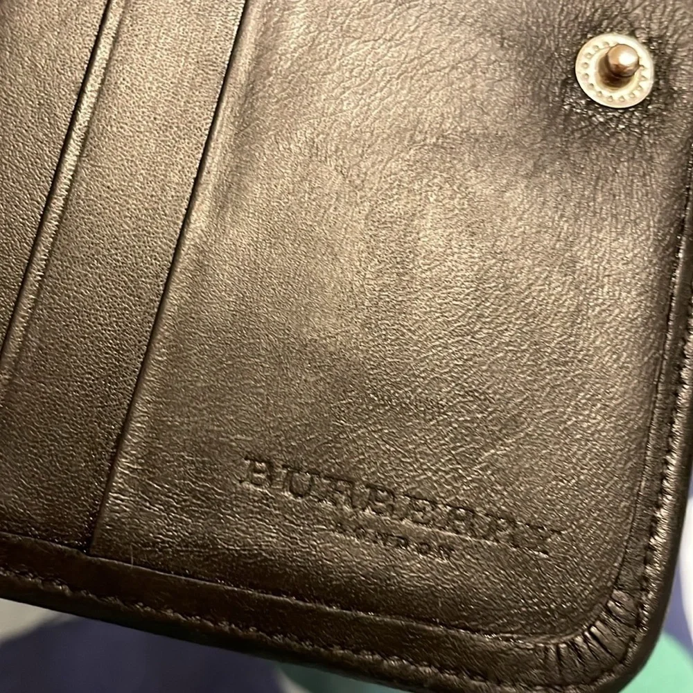 Burberry elegant wallet